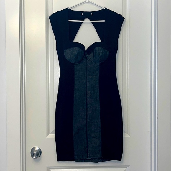 The little black dress with built in bra - Picture 1 of 1